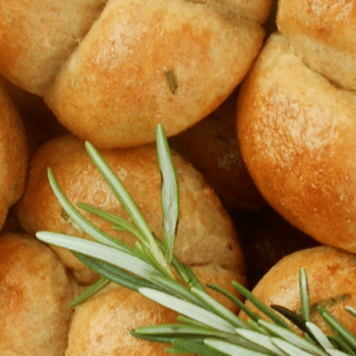 cloverleaf spelt dinner rolls