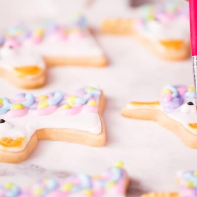 decorate sugar cookies